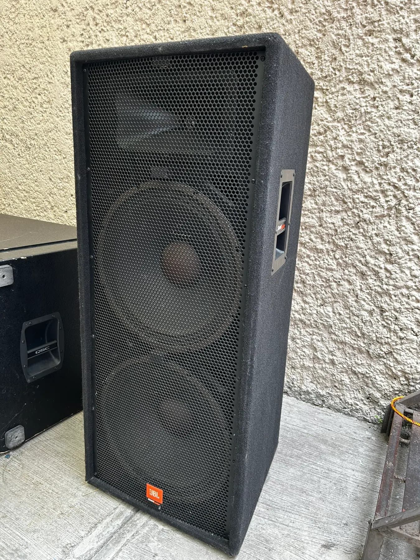 Gabinete JBL de doble vía - JBL
