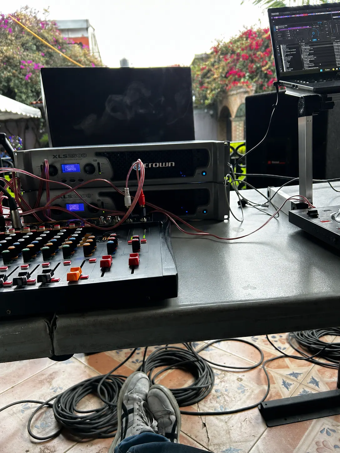 Control de audio y amplificación Crown