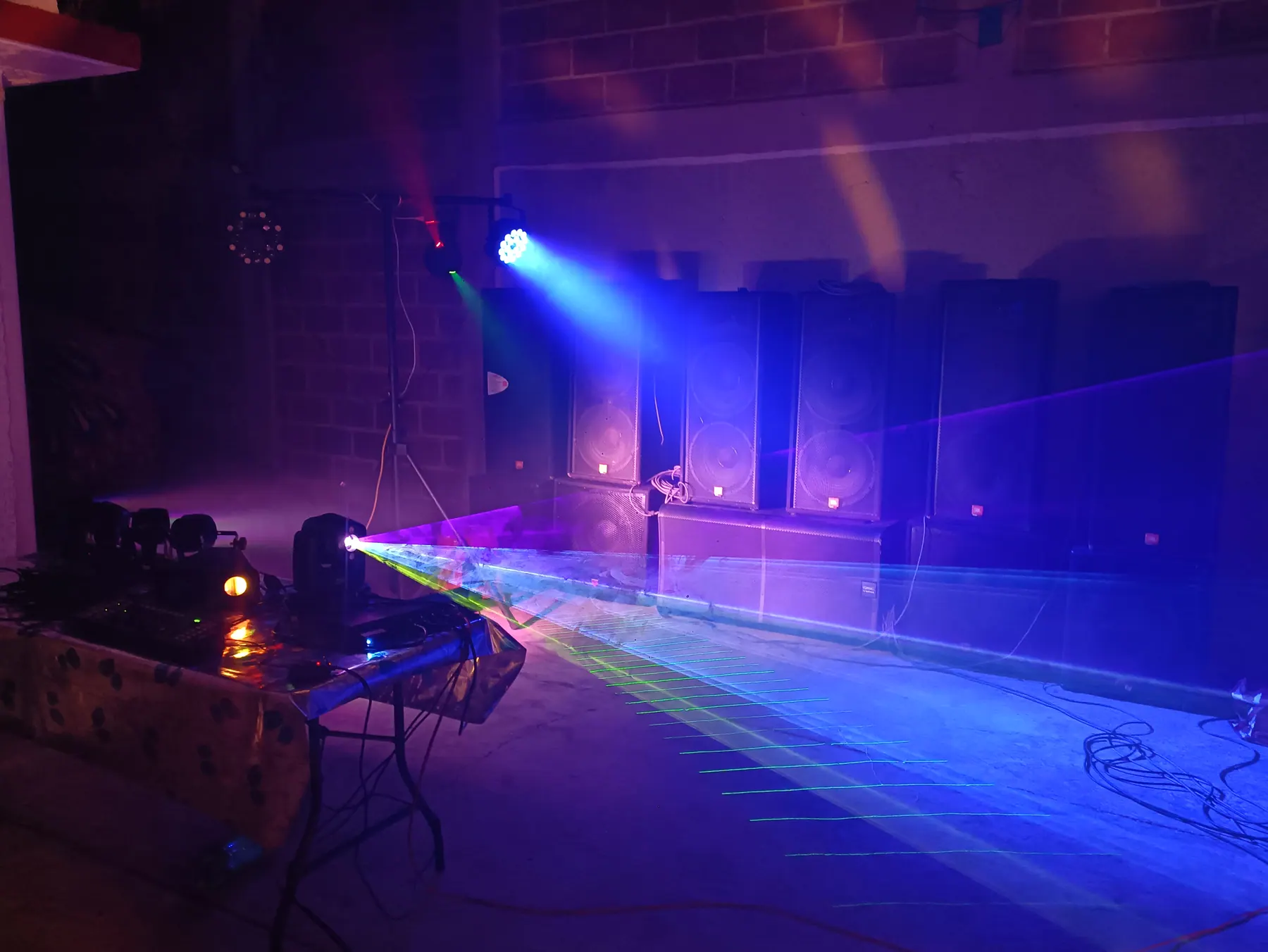 Show de luces con sistema de audio